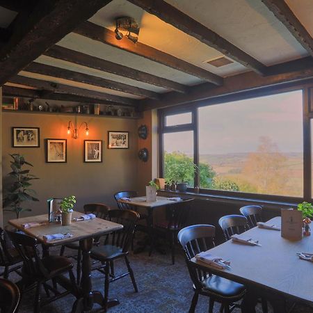 The Quarrymans Arms Hotel Коршам Екстериор снимка