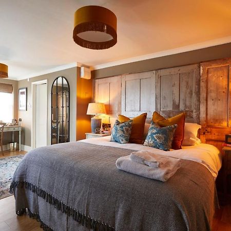 The Quarrymans Arms Hotel Коршам Екстериор снимка