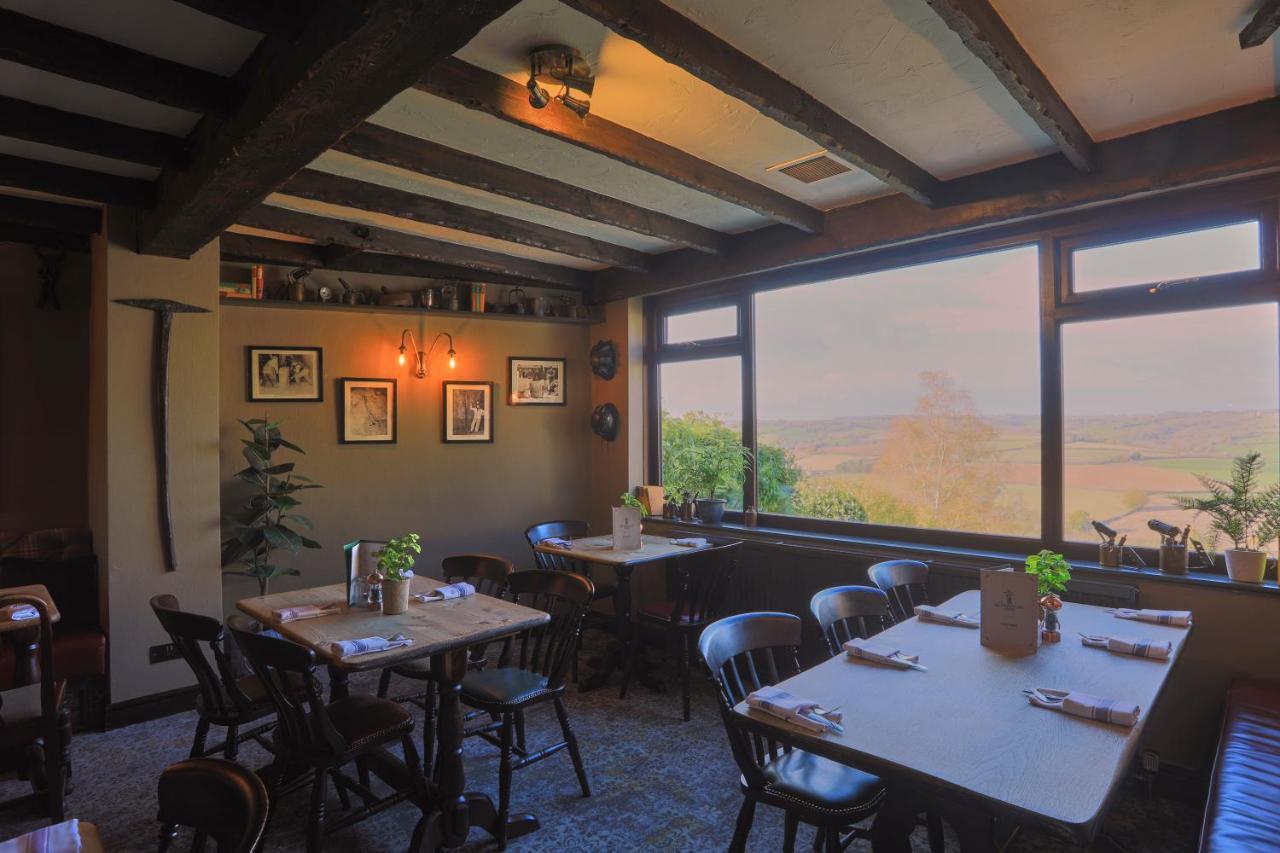The Quarrymans Arms Hotel Коршам Екстериор снимка