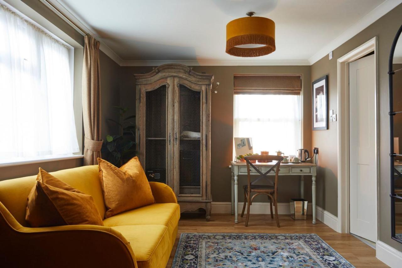 The Quarrymans Arms Hotel Коршам Екстериор снимка